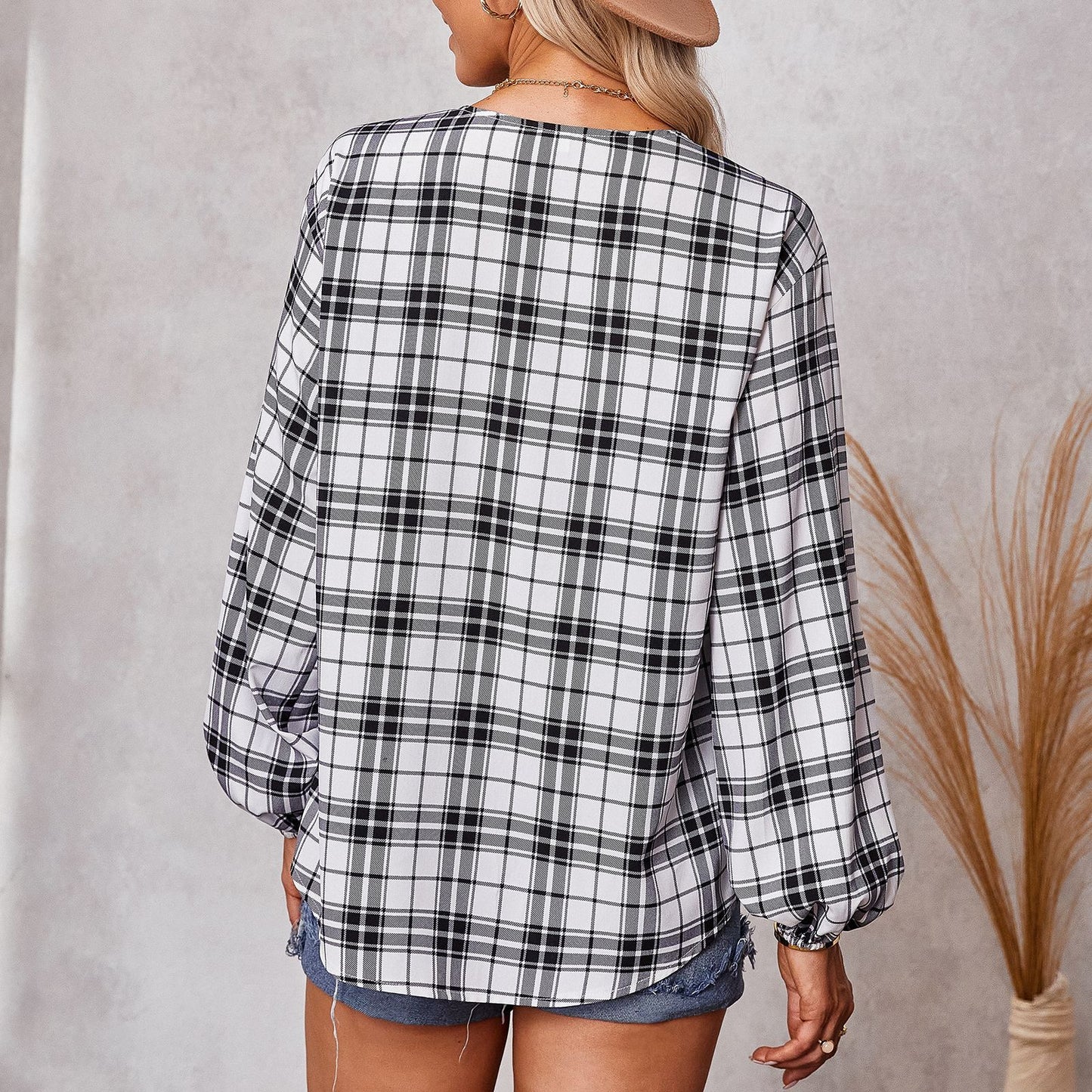 Women's Fashion Plaid Round Neck Shirt