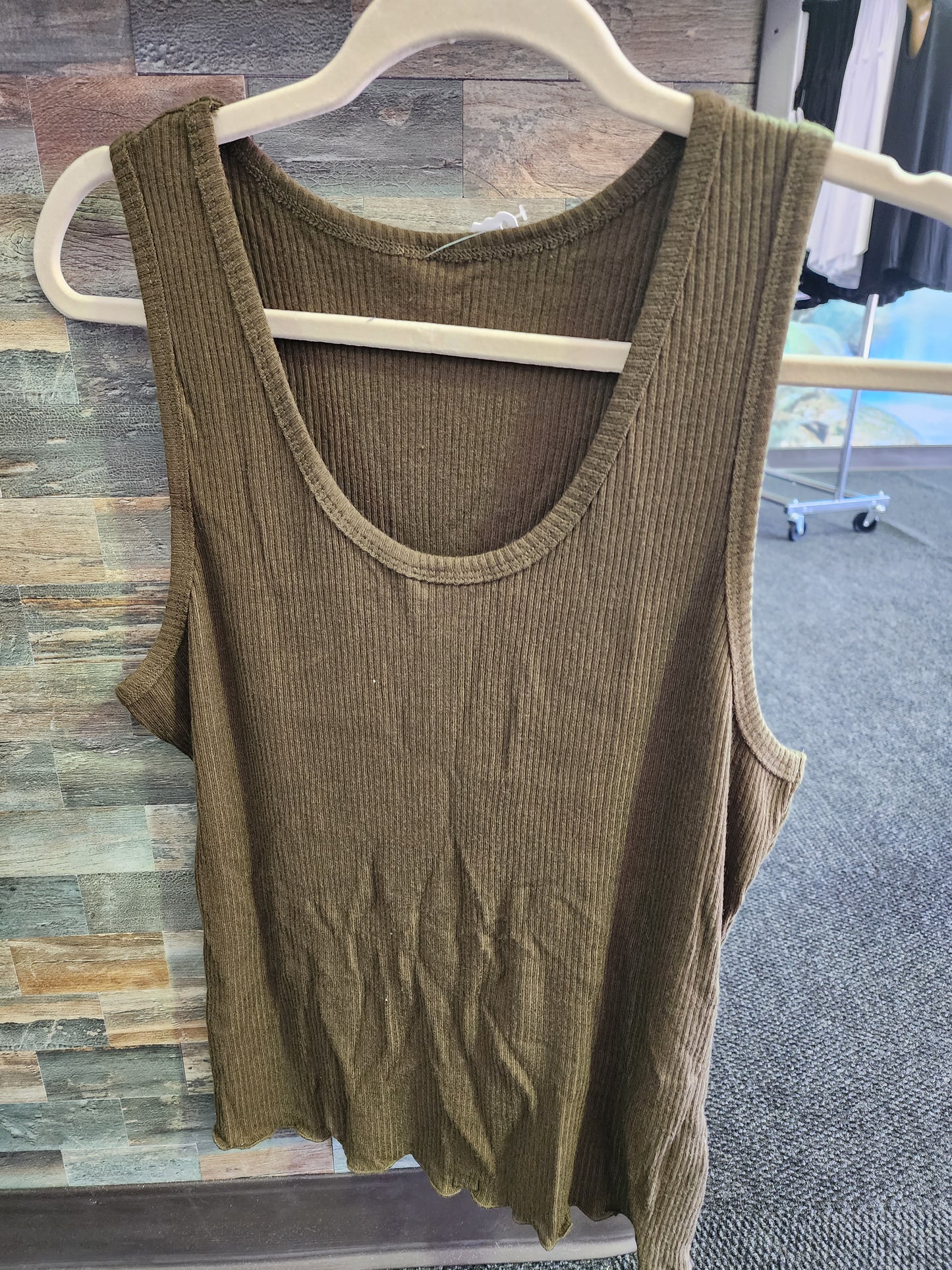 RIBBED KNIT TANK TOP