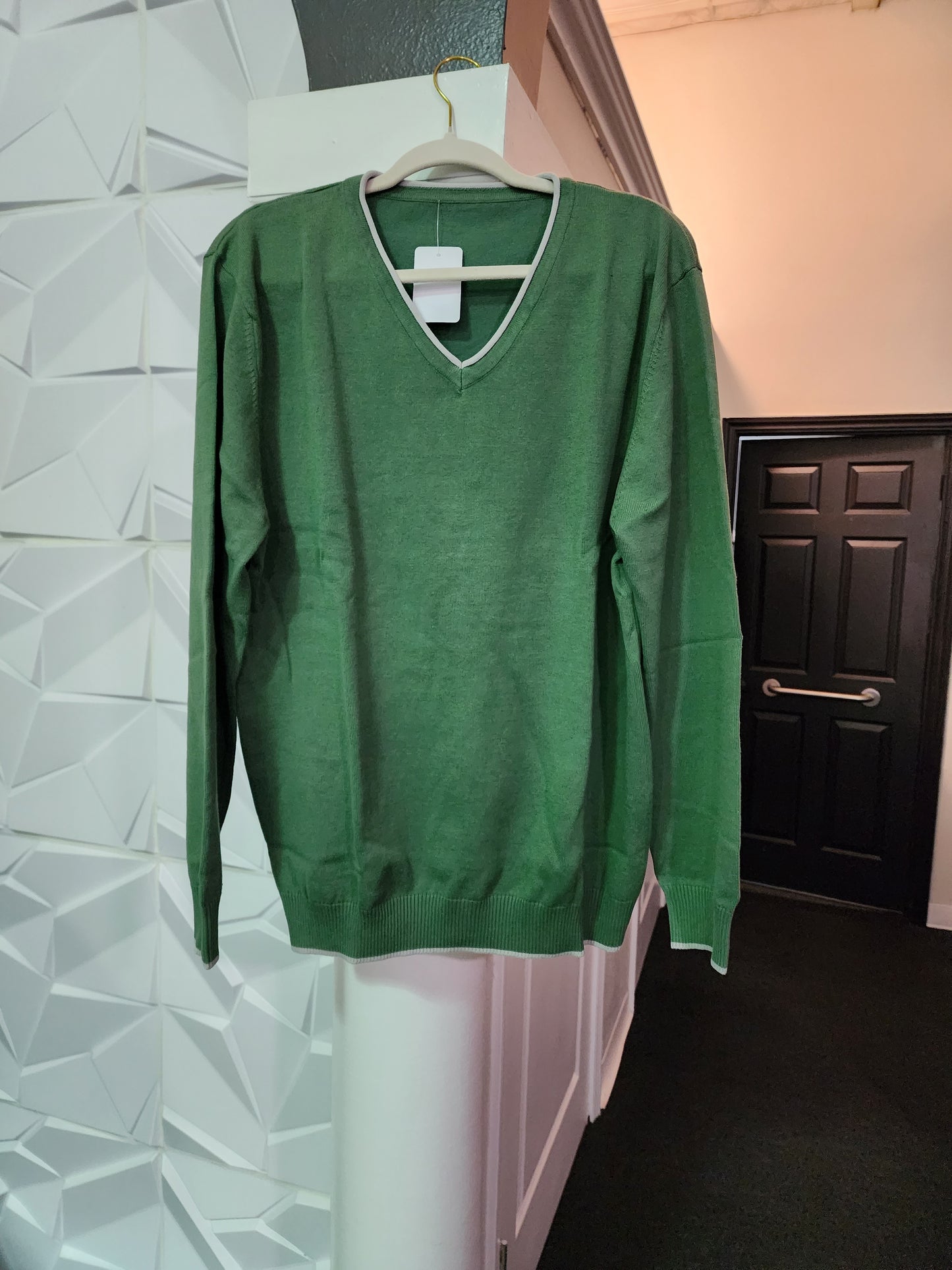 V NECK MEN SWEATER 2XL