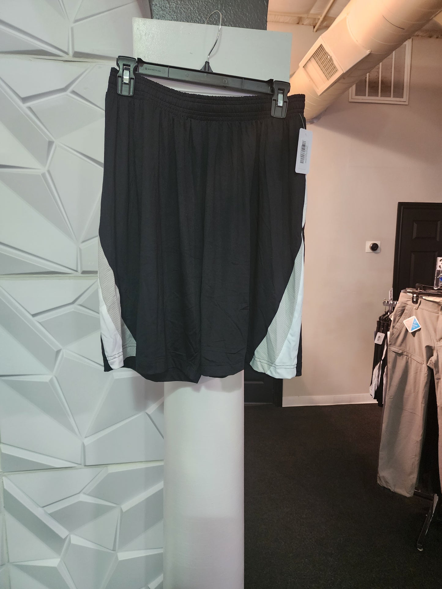 MEN  BASKETBALL SHORTS