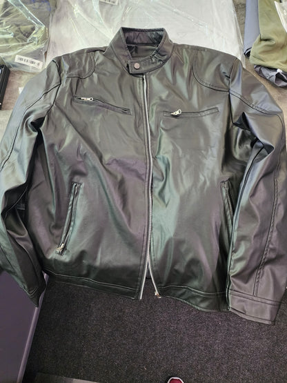 Awesome lightweight Jacket with the look of a Heavy jacket. 