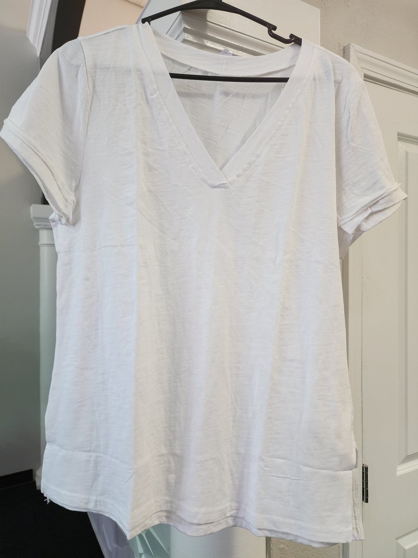 V NECK T SHIRT SIDE SLIT LARGE